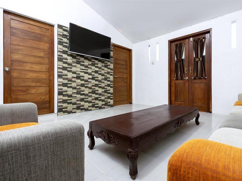 Oyo 2098 Homestay Kk Ngaglik Exterior photo