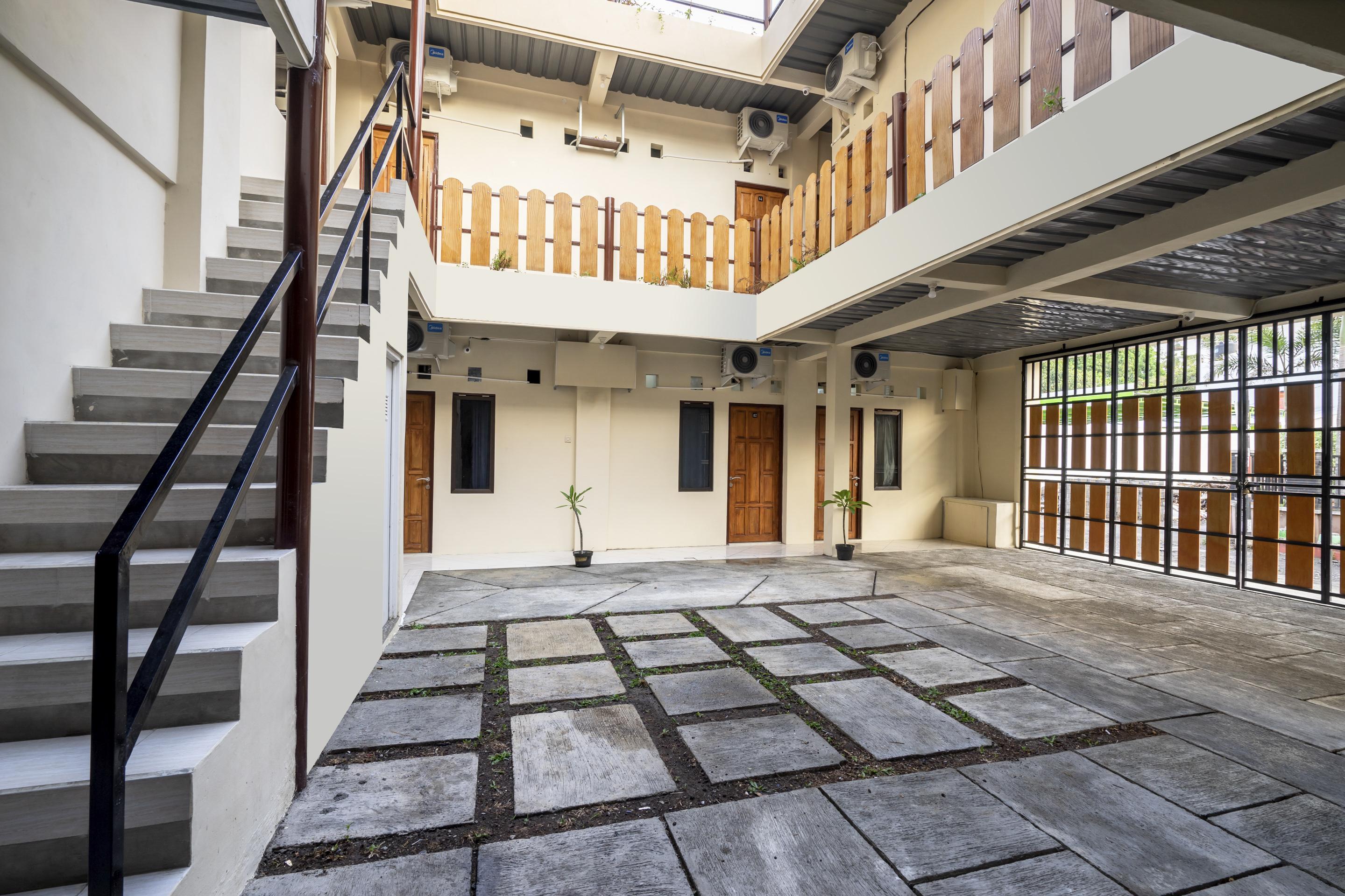 Oyo 2098 Homestay Kk Ngaglik Exterior photo